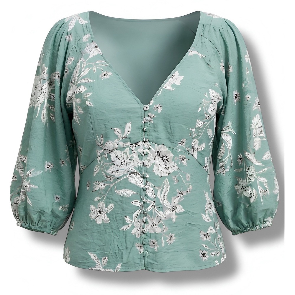 TORRID Button Front V-Neck Crop Blouse NWT Size‎ 2X